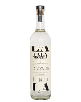 Flaska LALA Blanco Tequila med klar färg och enkel etikett