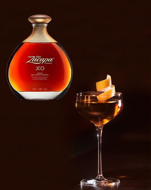 THE COCKTAIL MED RON ZACAPA MOZART