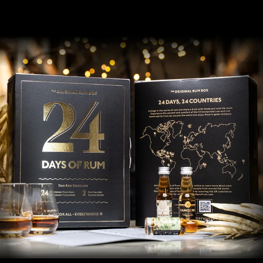 24 Days of Rum Black Edition med två glas och miniatyrflaskor